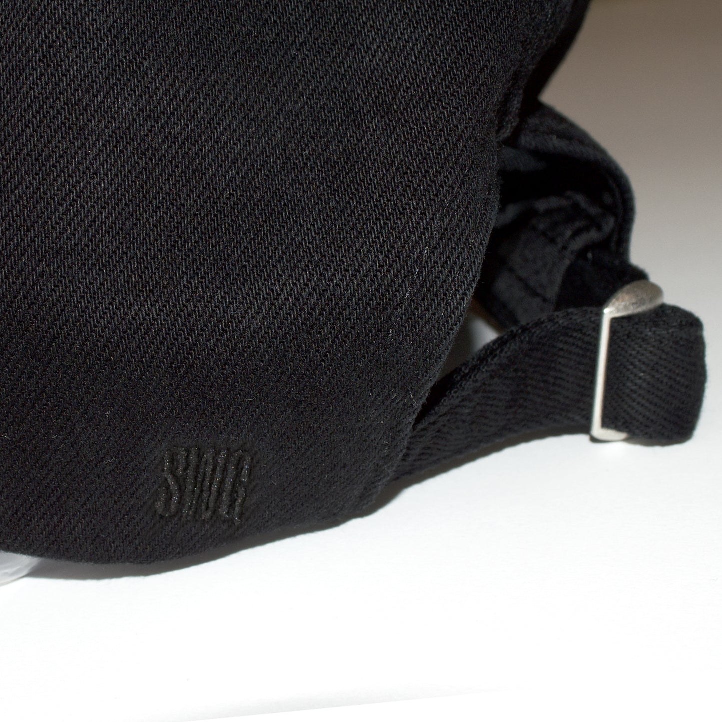 SIGNATURE LOGO BASIC CAP <BLK×BLK>