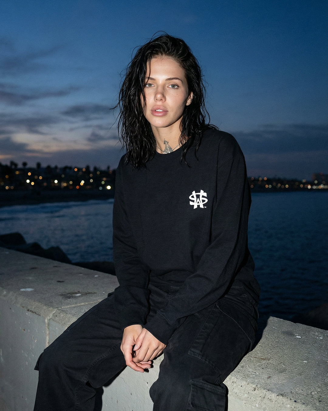 SW Logo LS Tee <BLACK>