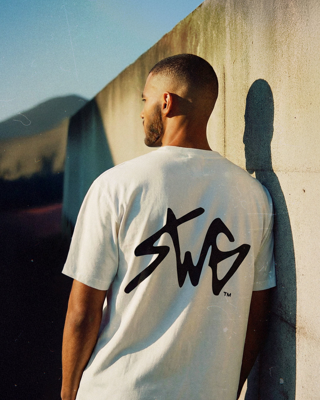 Signature Logo Tee <WT×BK>