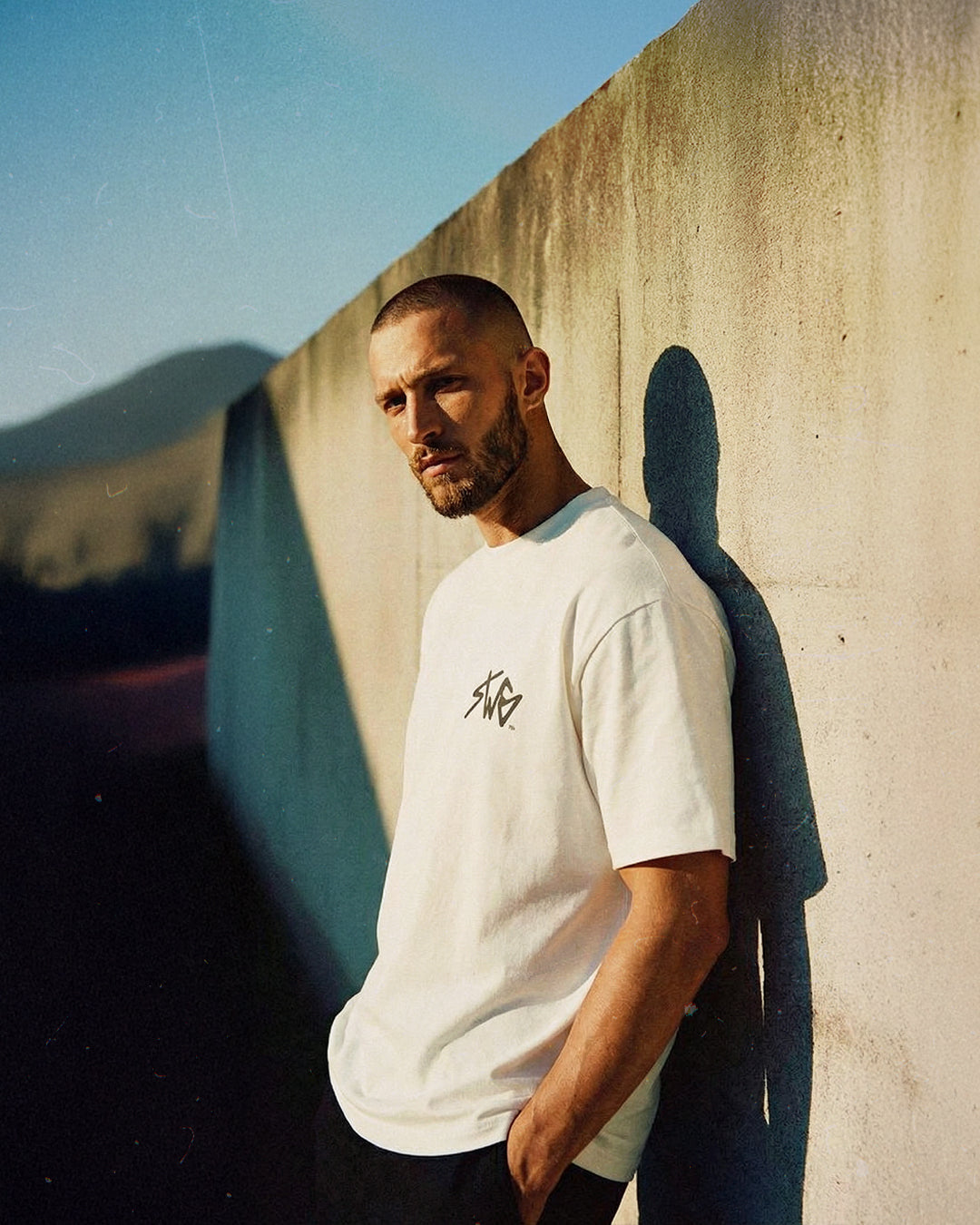 Signature Logo Tee <WT×BK>